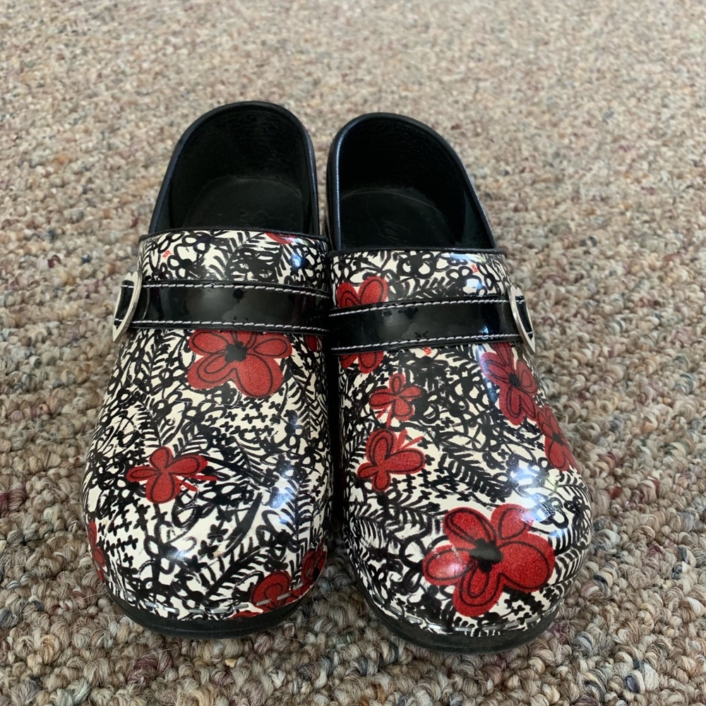 Sanita clogs